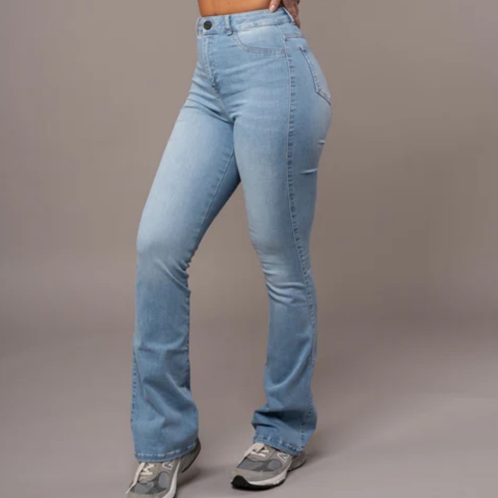 FITJEANS Flared Arctic Light Blue Womens Jeans LIKE NEW